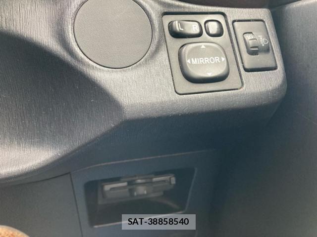 Toyota VITZ 2011-11 8882824-21