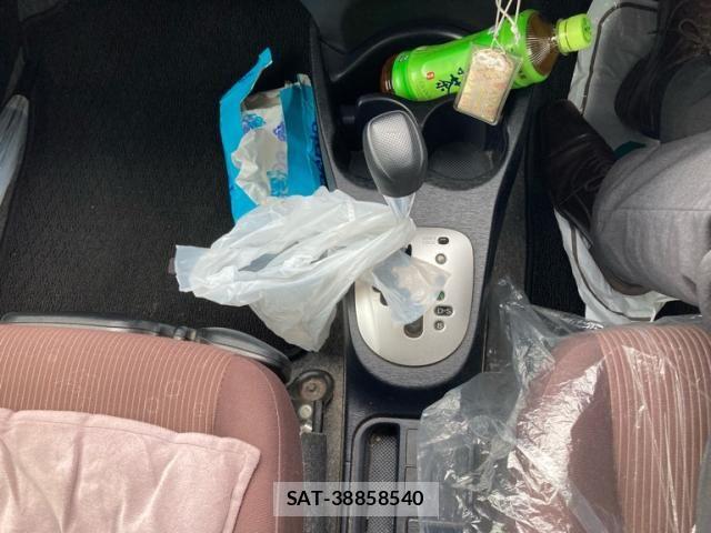 Toyota VITZ 2011-11 8882824-22