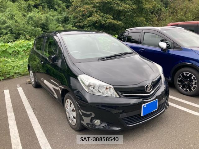 Toyota VITZ 2011-11 8882824-2
