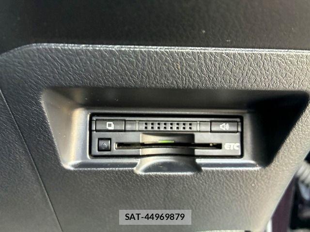 Toyota VITZ 2015-12 8882817-11