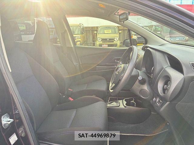 Toyota VITZ 2015-12 8882817-17