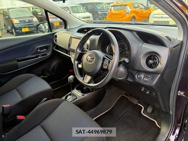 Toyota VITZ 2015-12 8882817-1