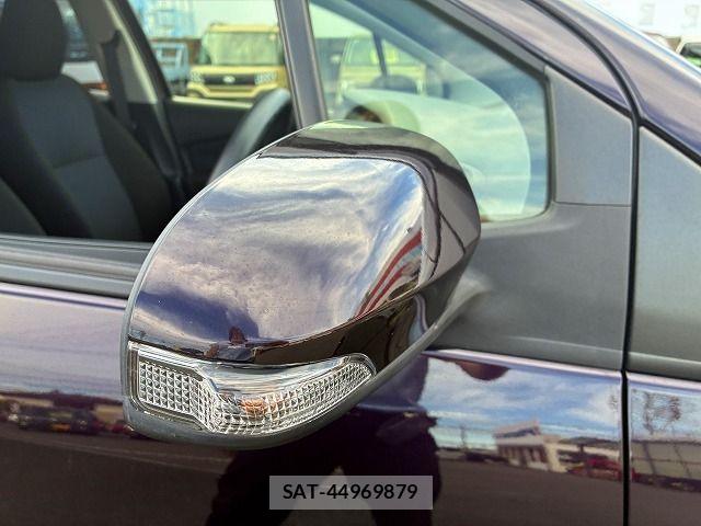 Toyota VITZ 2015-12 8882817-24