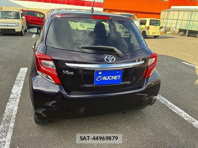 Toyota VITZ 2015-12 8882817-6