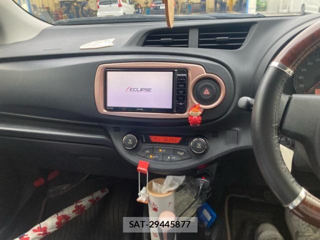 Toyota VITZ 2013-12 8882820-12