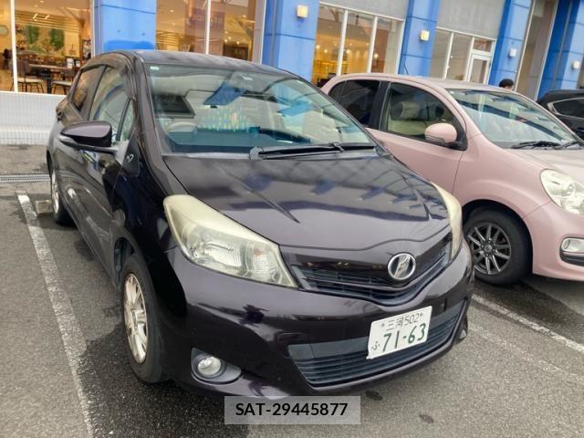 Toyota VITZ 2013-12 8882820-1