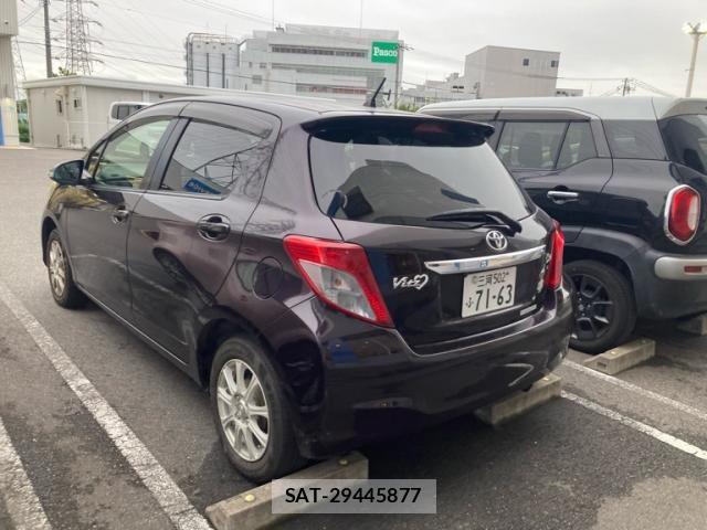 Toyota VITZ 2013-12 8882820-3