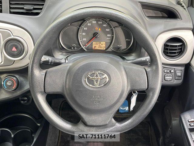 Toyota VITZ 2013-10 8882818-10