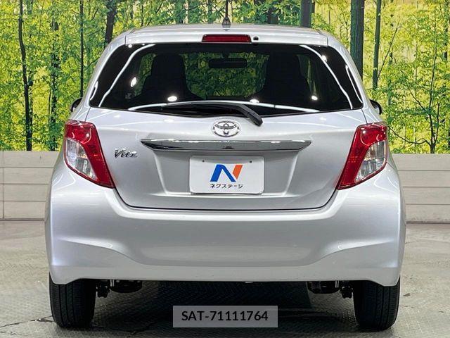 Toyota VITZ 2013-10 8882818-14