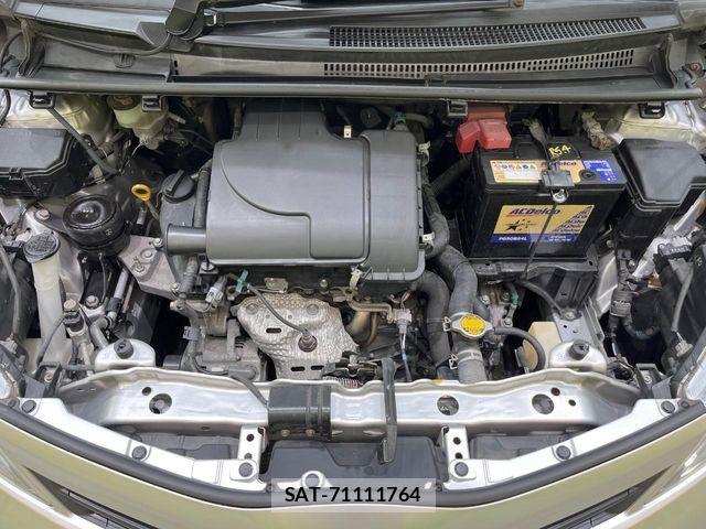 Toyota VITZ 2013-10 8882818-17