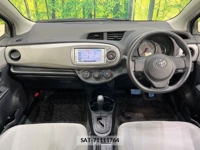 Toyota VITZ 2013-10 8882818-1