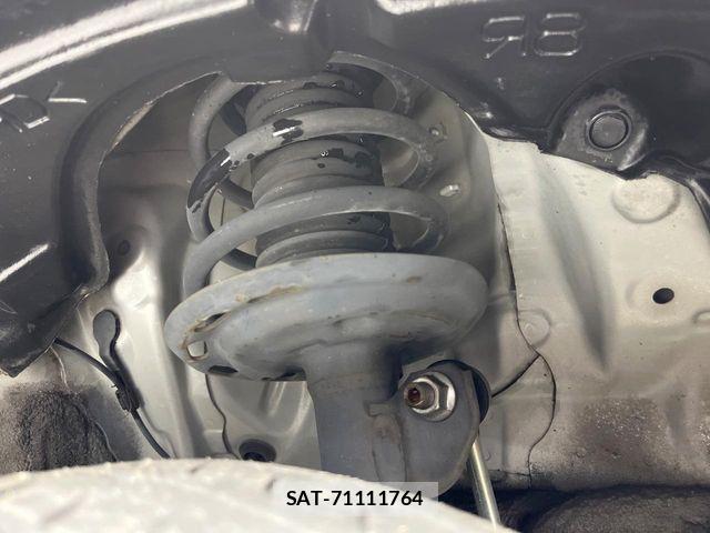 Toyota VITZ 2013-10 8882818-19