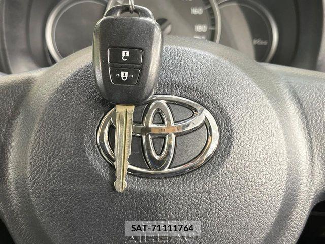 Toyota VITZ 2013-10 8882818-4