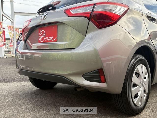 Toyota VITZ 2017-10 8882821-11