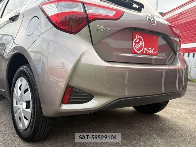 Toyota VITZ 2017-10 8882821-12