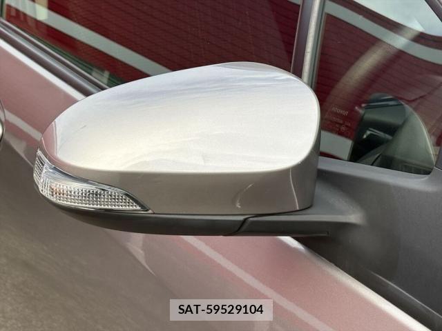 Toyota VITZ 2017-10 8882821-17