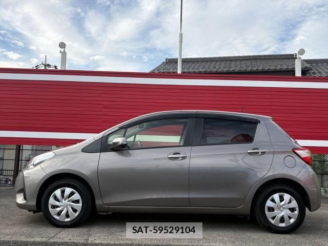 Toyota VITZ 2017-10 8882821-4