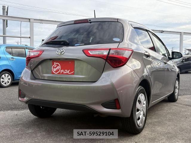 Toyota VITZ 2017-10 8882821-7