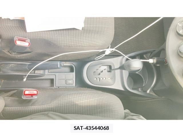 Toyota VITZ 2014-06 8882826-16