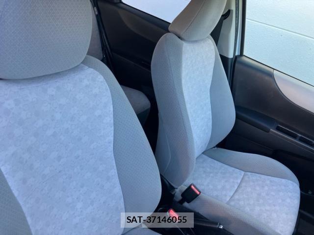 Toyota VITZ 2011-10 8882825-15