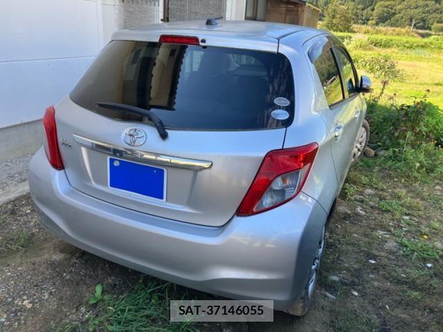 Toyota VITZ 2011-10 8882825-4