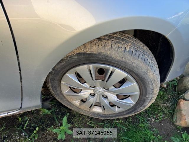 Toyota VITZ 2011-10 8882825-8