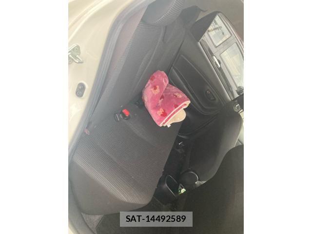 Toyota VITZ 2017-01 8882819-14