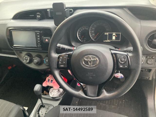 Toyota VITZ 2017-01 8882819-16