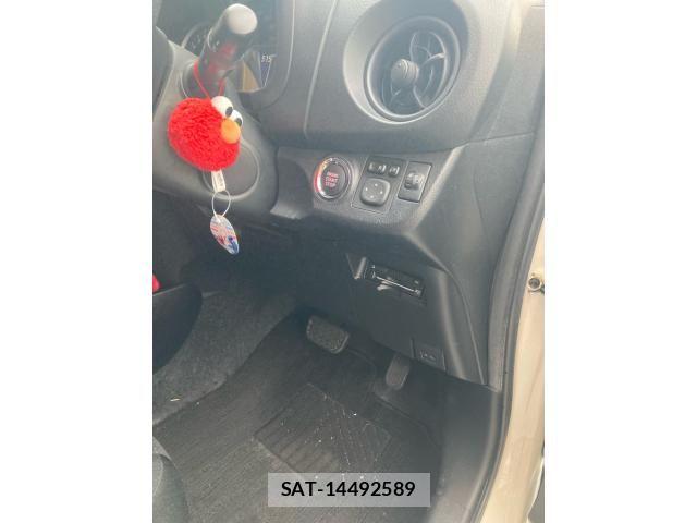 Toyota VITZ 2017-01 8882819-17