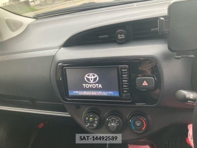 Toyota VITZ 2017-01 8882819-19