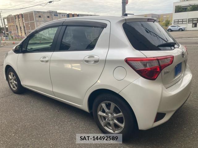 Toyota VITZ 2017-01 8882819-5