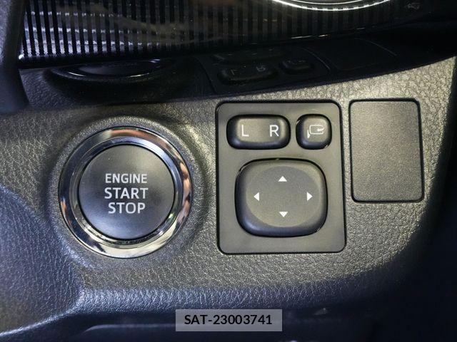 Toyota VITZ 2017-12 8882816-21