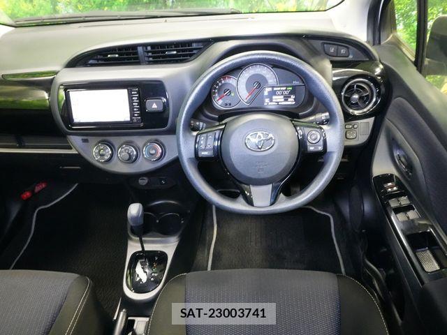 Toyota VITZ 2017-12 8882816-6
