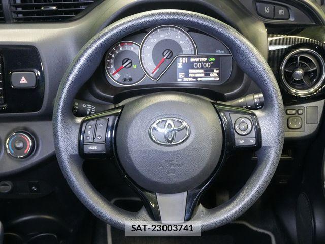 Toyota VITZ 2017-12 8882816-7