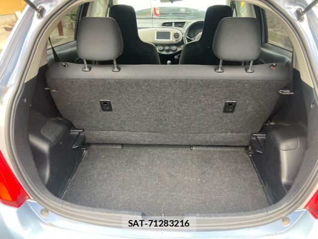 Toyota VITZ 2011-10 8884558-11