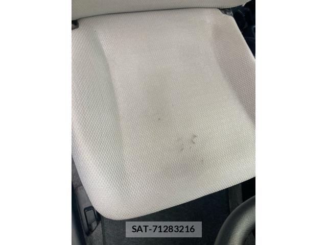 Toyota VITZ 2011-10 8884558-14