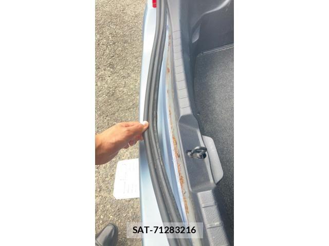 Toyota VITZ 2011-10 8884558-23