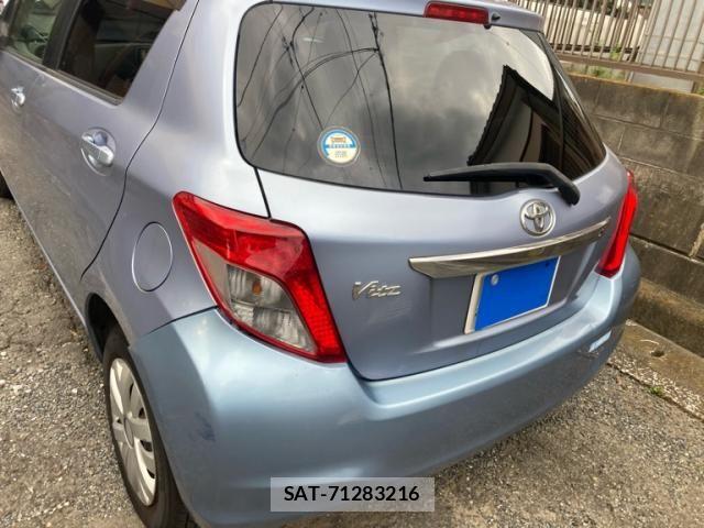 Toyota VITZ 2011-10 8884558-3