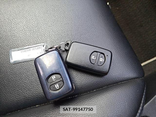Toyota VITZ 2019-05 8884555-23
