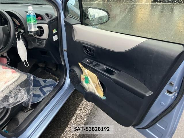 Toyota VITZ 2012-02 8884556-15