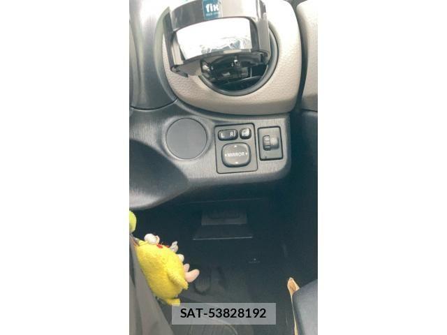 Toyota VITZ 2012-02 8884556-20