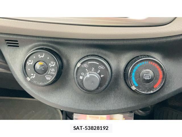 Toyota VITZ 2012-02 8884556-24