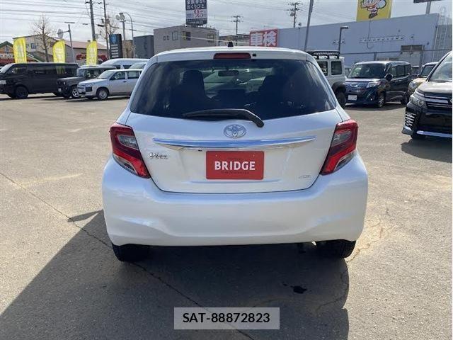 Toyota VITZ 2014-11 4141140-6