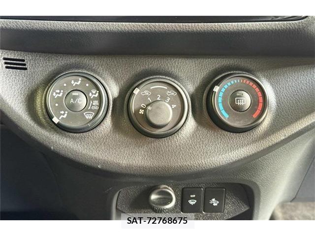 Toyota VITZ 2019-01 5882142-19