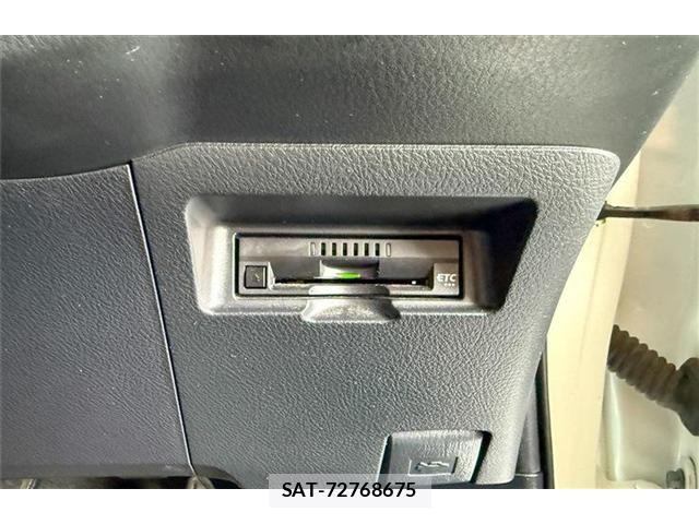 Toyota VITZ 2019-01 5882142-20