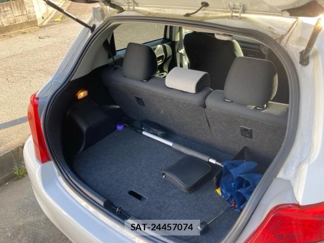 Toyota VITZ 2013-11 7218371-9