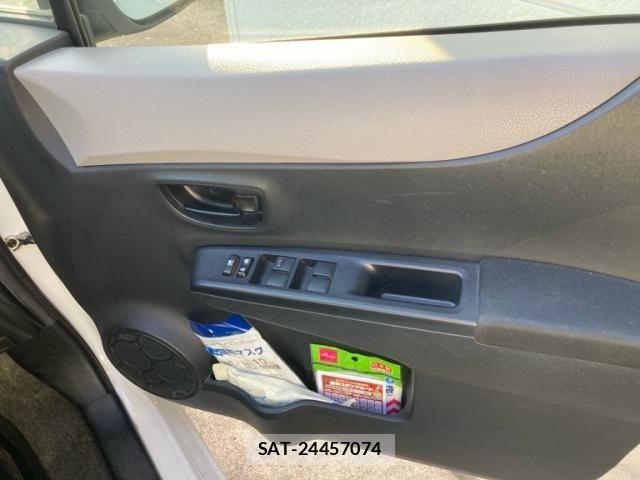 Toyota VITZ 2013-11 7218371-17