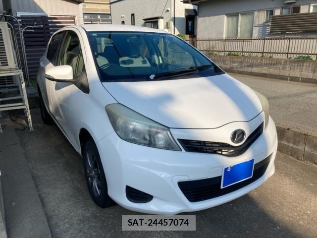 Toyota VITZ 2013-11 7218371-1