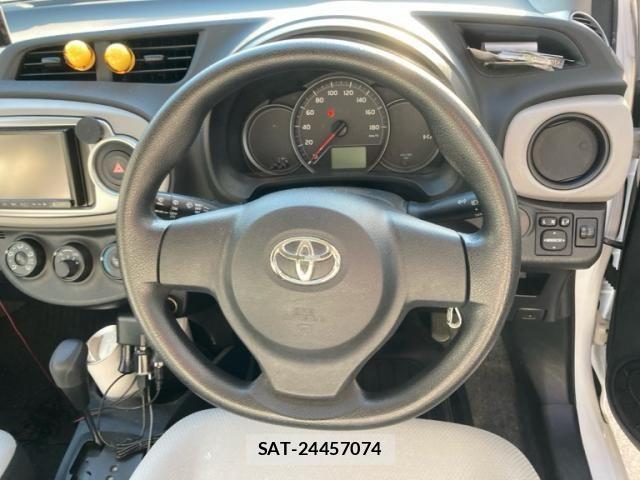 Toyota VITZ 2013-11 7218371-19