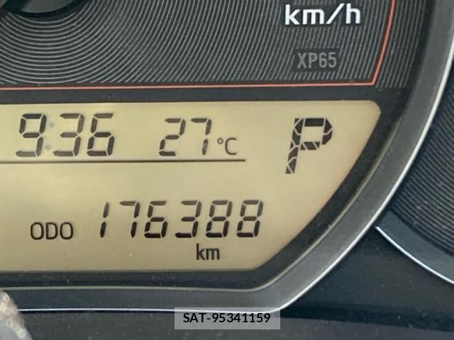 Toyota VITZ 2011-12 7226729-10